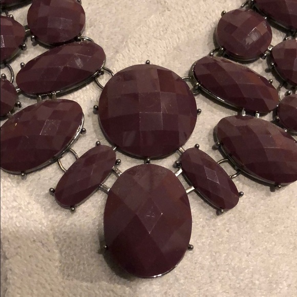 Purple Costume Jewelry Necklace - Picture 2 of 3